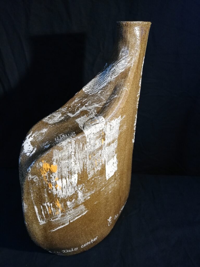 Jarra com poema de António Botto