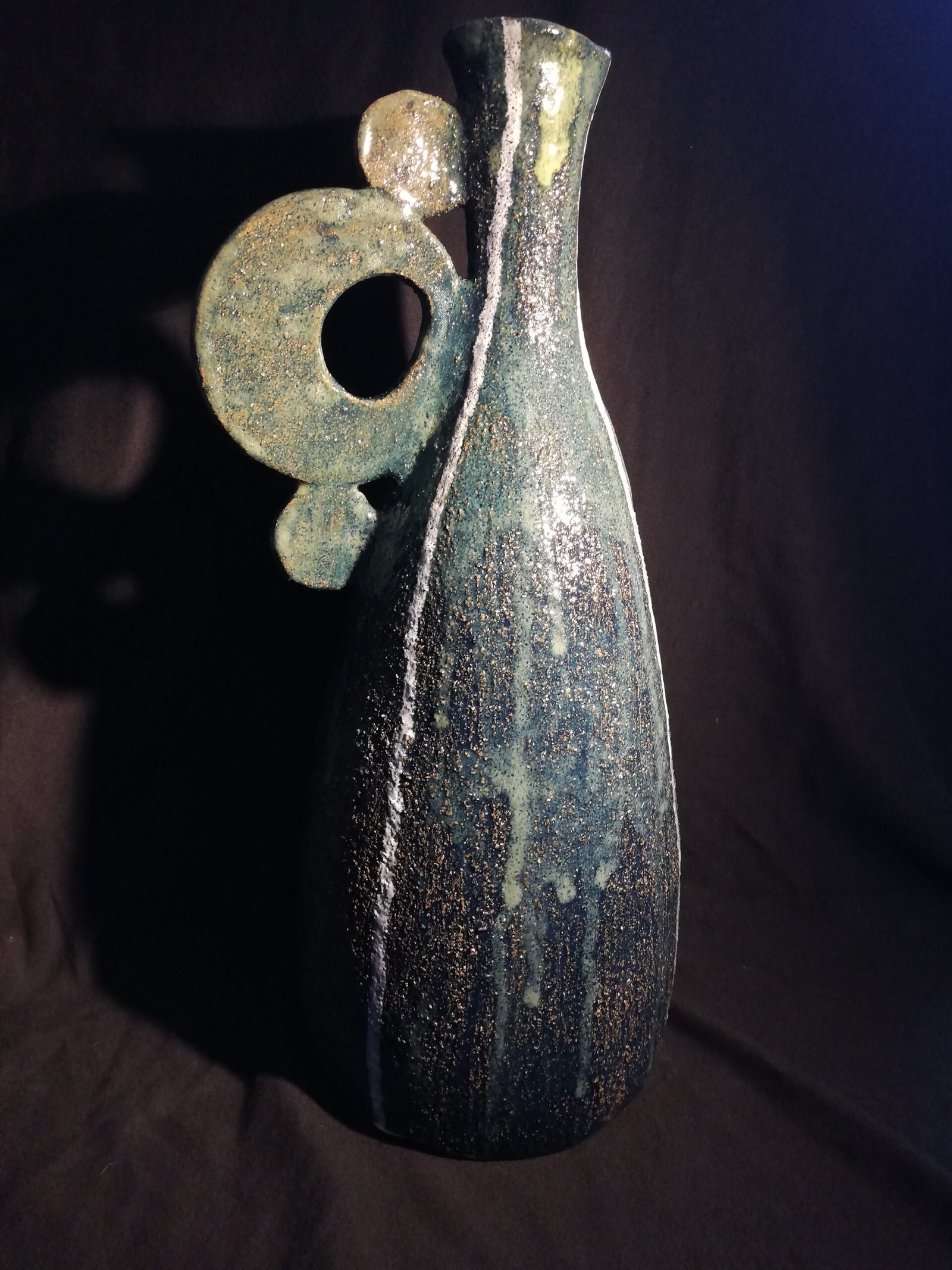 Jarra com figuras geométricas