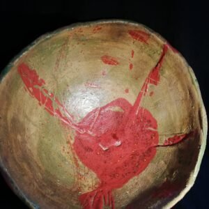 Taça em vermelho e verde com três pés